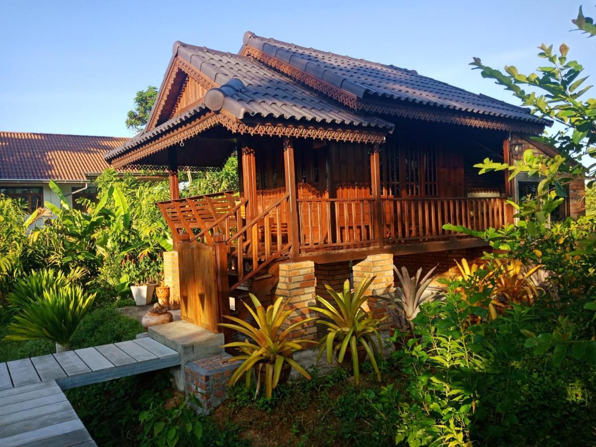 Hotel เรือนไทยใจสุขเอ๋ย Ban Bang Wa Exterior foto