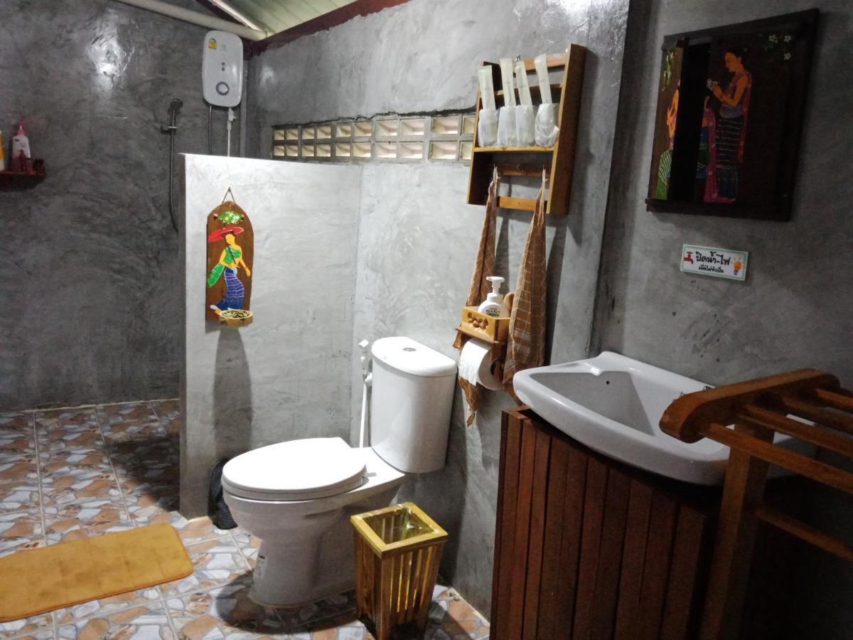 Hotel เรือนไทยใจสุขเอ๋ย Ban Bang Wa Exterior foto