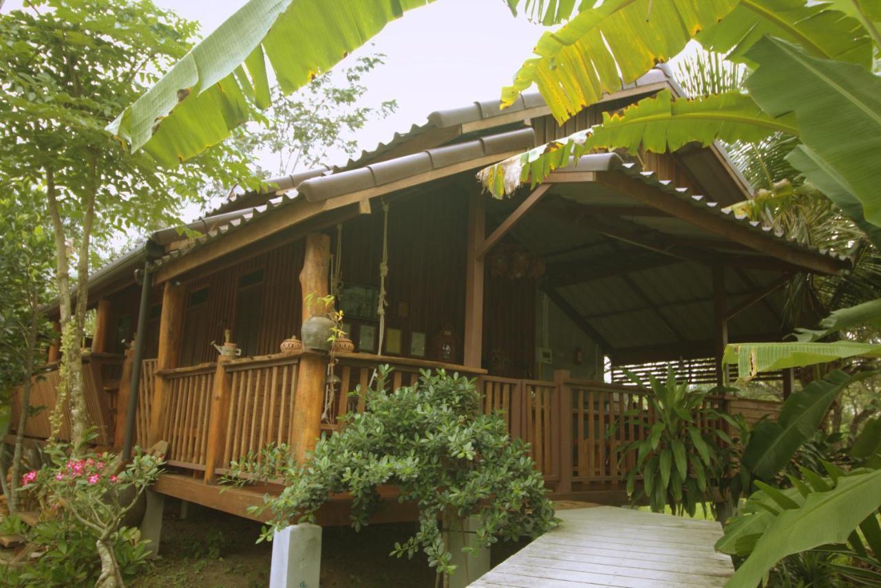 Hotel เรือนไทยใจสุขเอ๋ย Ban Bang Wa Exterior foto