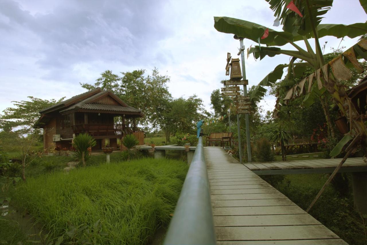 Hotel เรือนไทยใจสุขเอ๋ย Ban Bang Wa Exterior foto