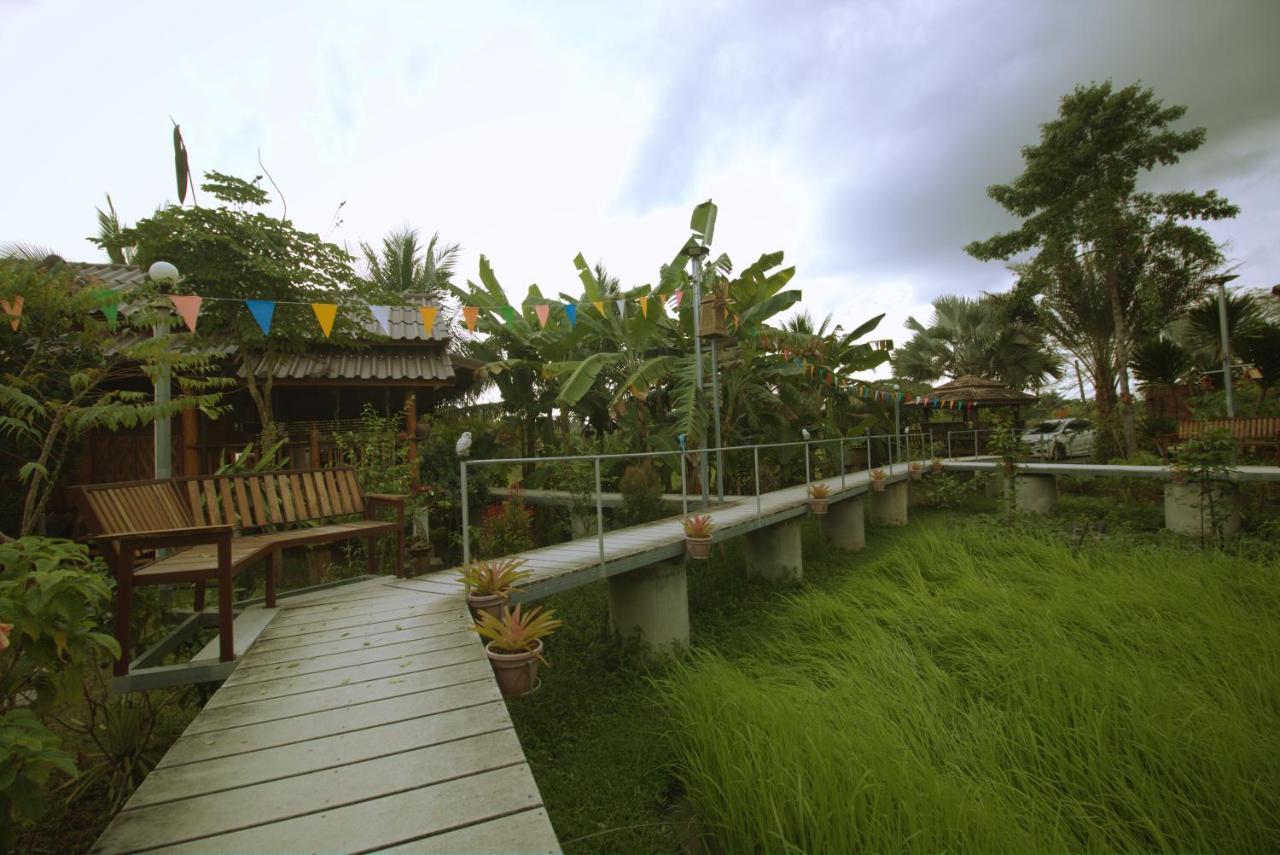 Hotel เรือนไทยใจสุขเอ๋ย Ban Bang Wa Exterior foto