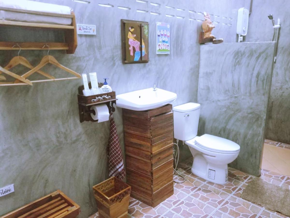 Hotel เรือนไทยใจสุขเอ๋ย Ban Bang Wa Exterior foto